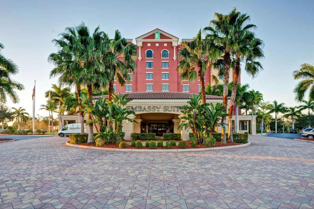 Embassy Suites Fort Myers - Естеро Екстериор снимка