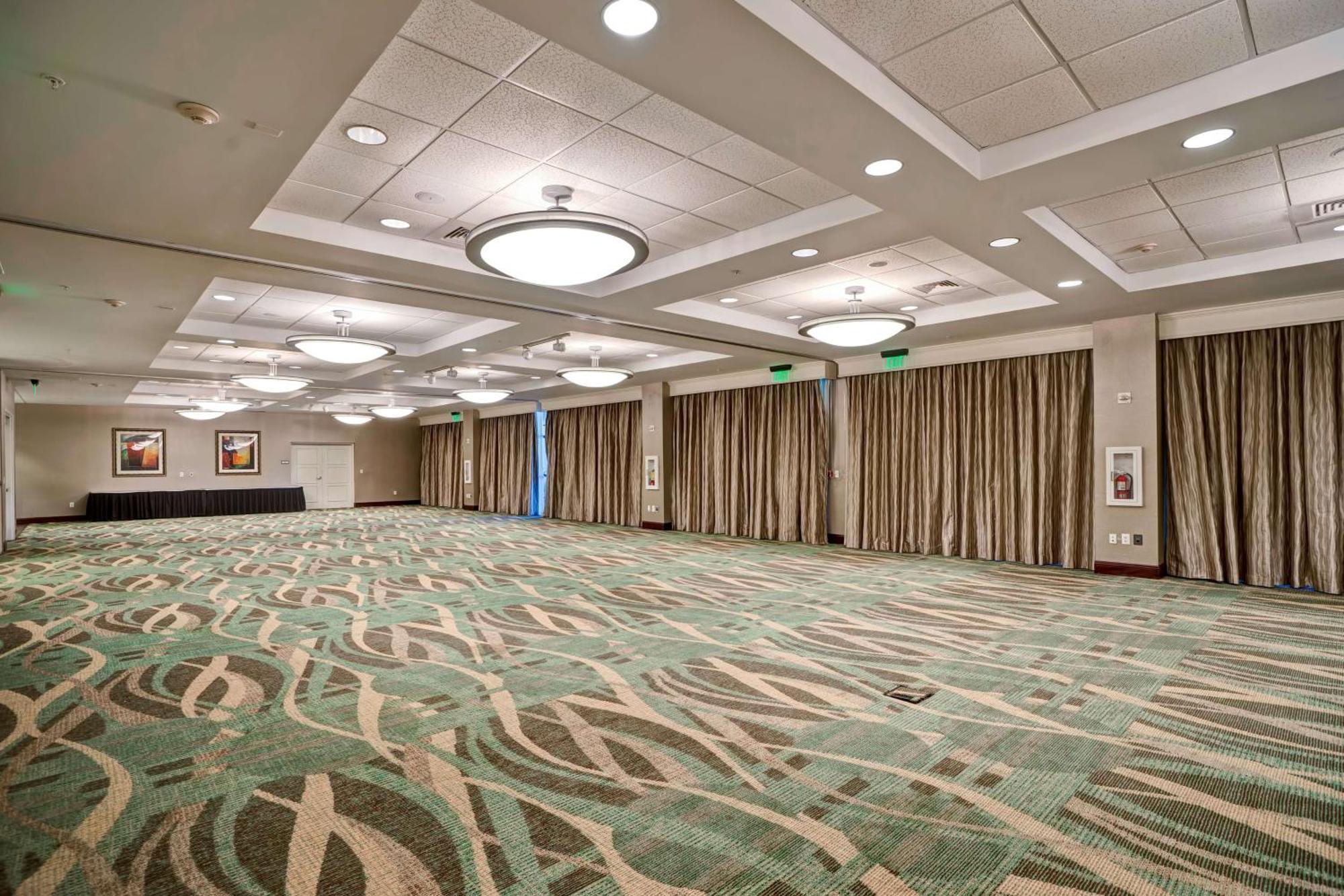 Embassy Suites Fort Myers - Естеро Екстериор снимка