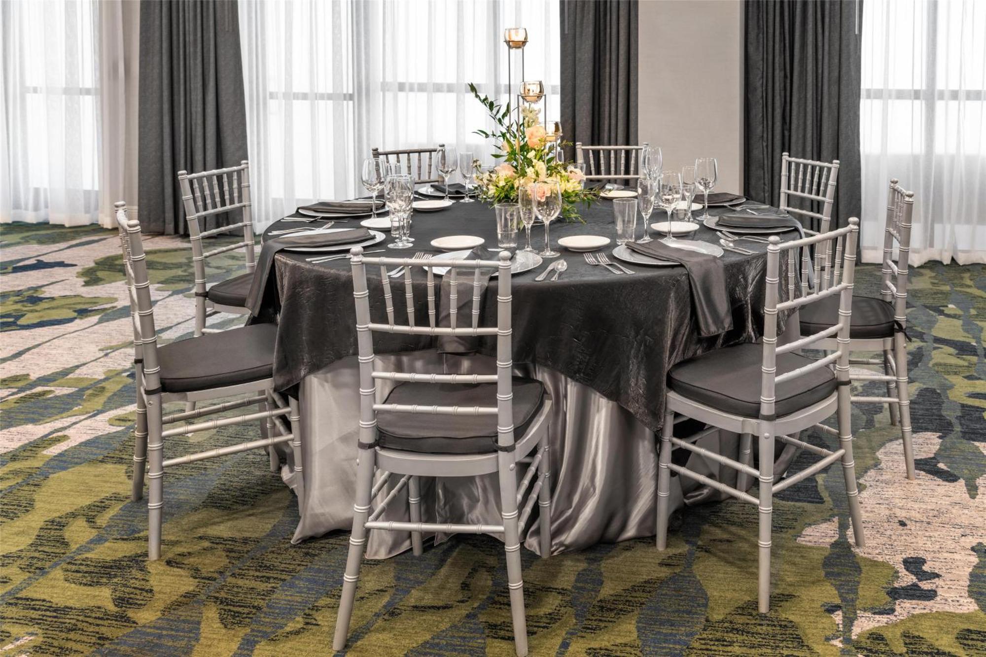 Embassy Suites Fort Myers - Естеро Екстериор снимка