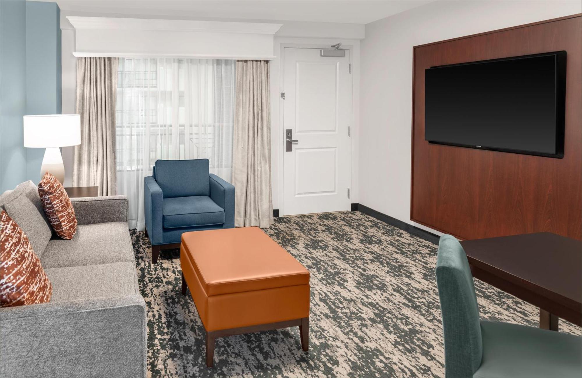 Embassy Suites Fort Myers - Естеро Екстериор снимка