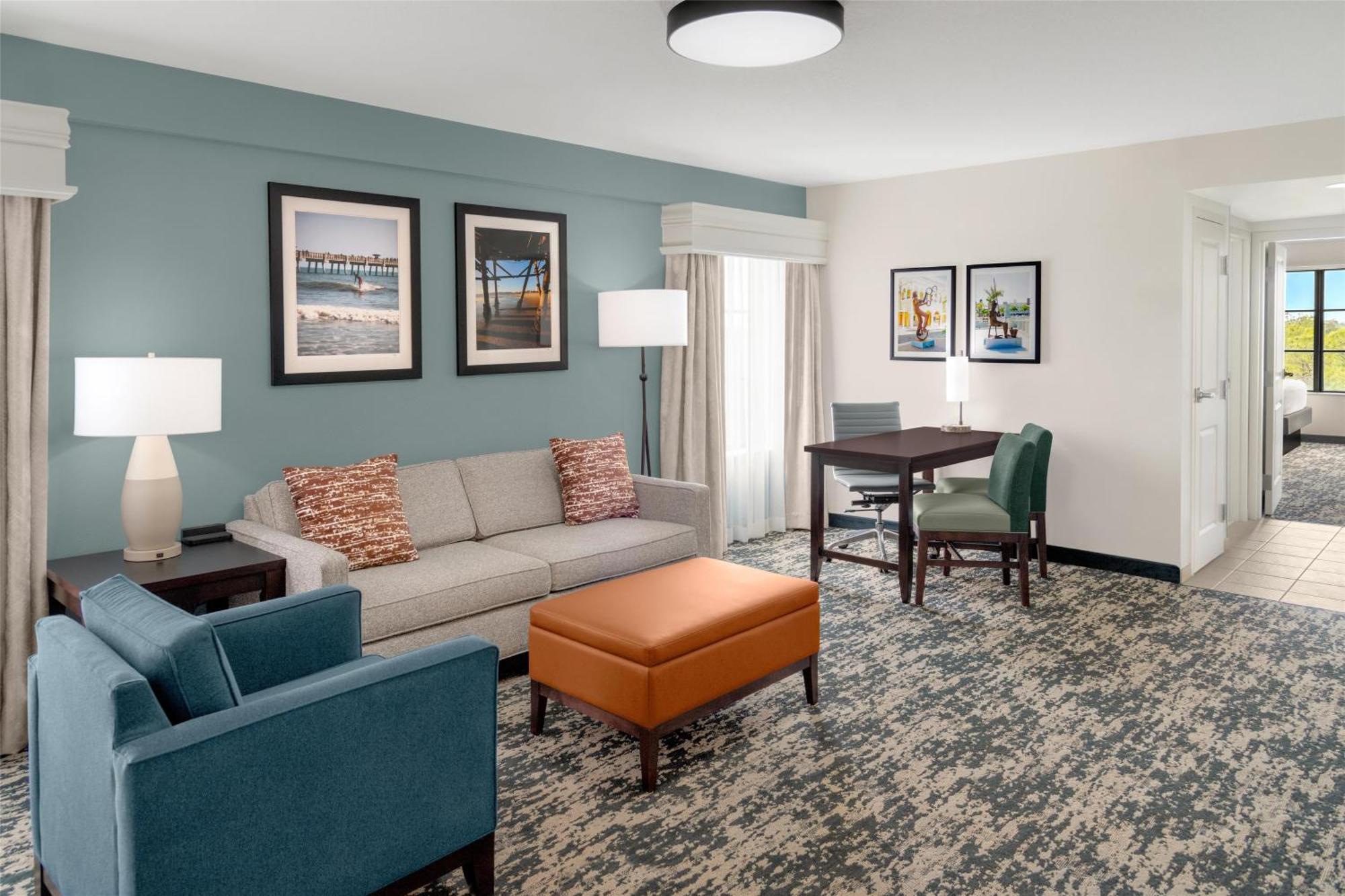 Embassy Suites Fort Myers - Естеро Екстериор снимка