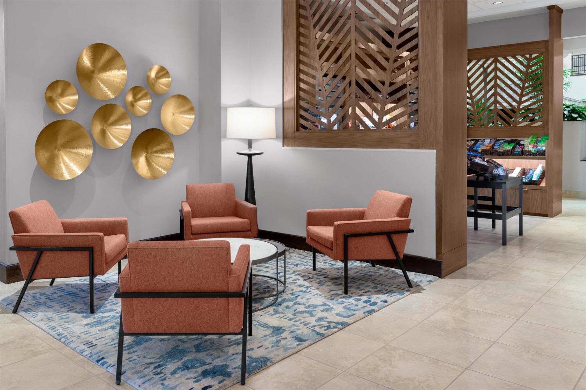 Embassy Suites Fort Myers - Естеро Екстериор снимка